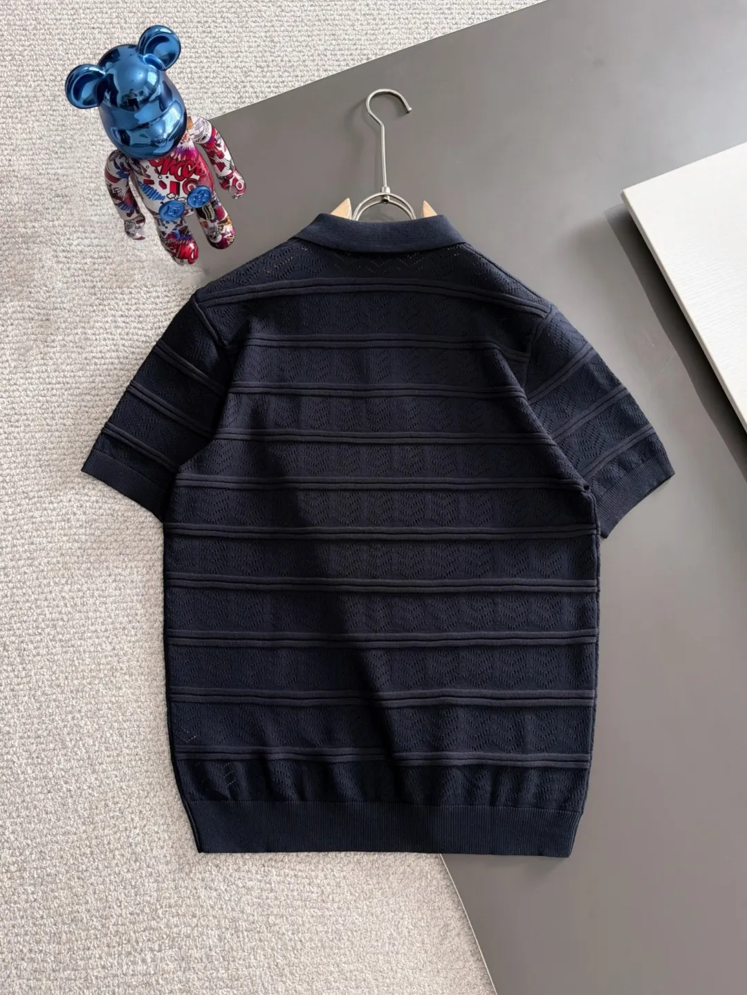 Next day shipment High Quality LP 2026 Summer New Arrival men's short-sleeved T-shirt Made of combed cotton yarn knitted cotton fabric, pure cotton high-weight special yarn, it feels full of weight when weighed, and the upper body is more textured than ordinary T-shirts. This texture can cope with the weather easily and is suitable for both hot and cold! The pattern on the chest adopts three-dimensional embroidery technology, and is perfectly produced stitch by stitch with reference to the original version! Loose fit design, looks noble. Size: M to XXXL